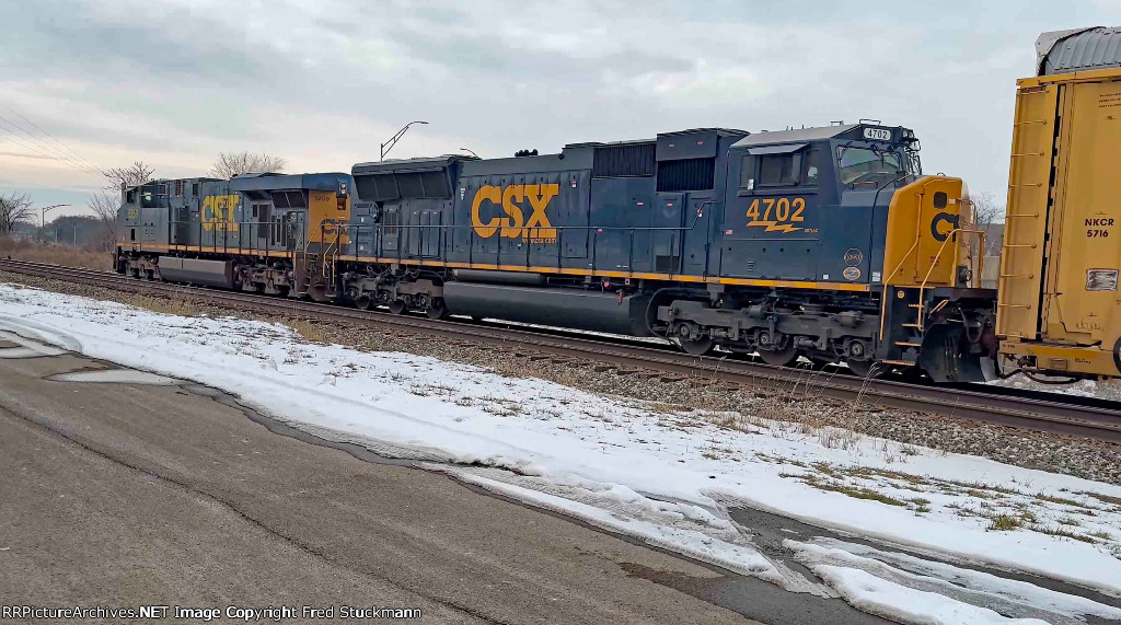 CSX 4702